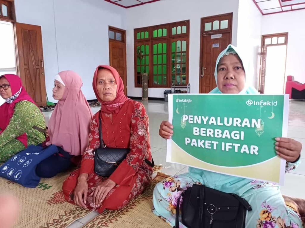 Berbagi Ifthar di Klinik Cita Sehat desa Pleret
